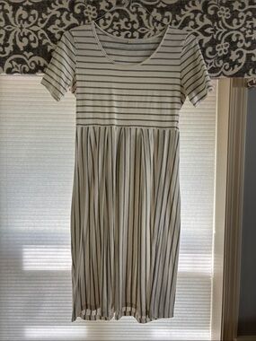Striped Short-Sleeve Midi Dress in Cream and Black